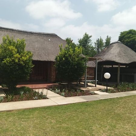 Pepe Piatto Lodge Grootvlei Exterior photo